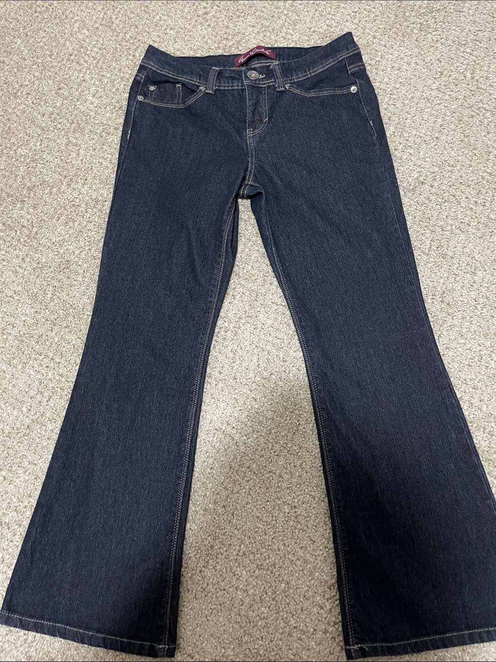 Gloria Vanderbilt Dark Blue Bootcut Jeans Size 6P  Pretty Designed back pockets